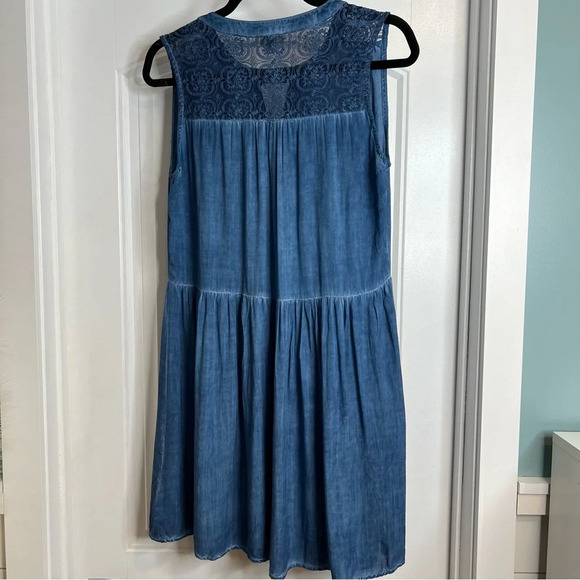Umgee Chambray Mini Lace Button Dress. Size Small. - Picture 3 of 12
